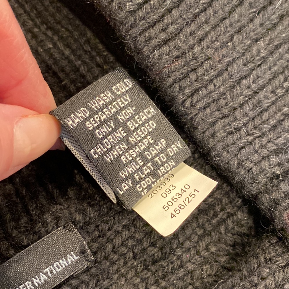 Moda International By Victoria Secret Medium Black Wool Blend Sweater - Picture 10 of 14